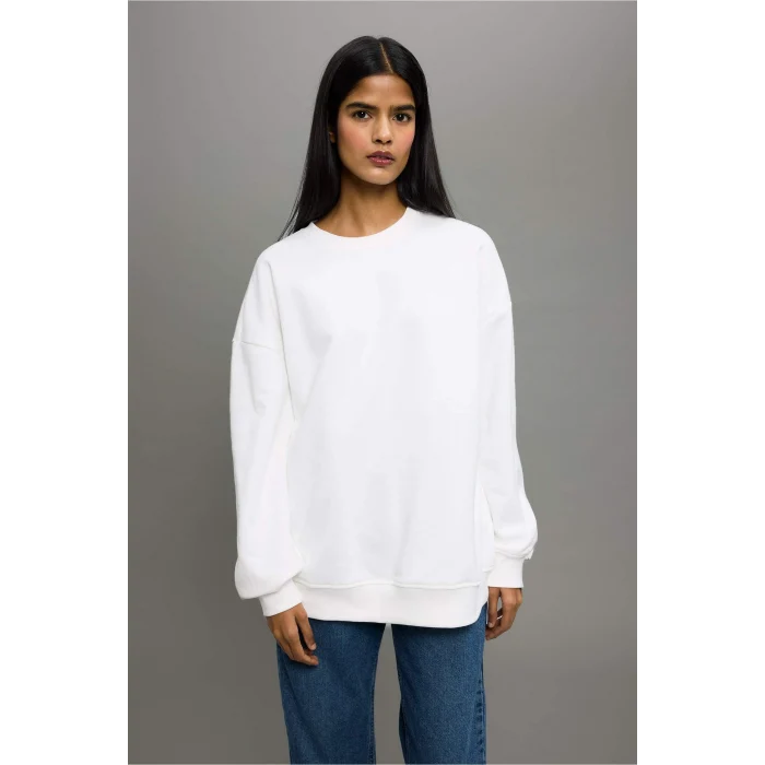 Defacto F9628AXER105 Ekru Oversize Geniş Kalıp Bisiklet Yaka Basic Düz Kalın Sweatshirt