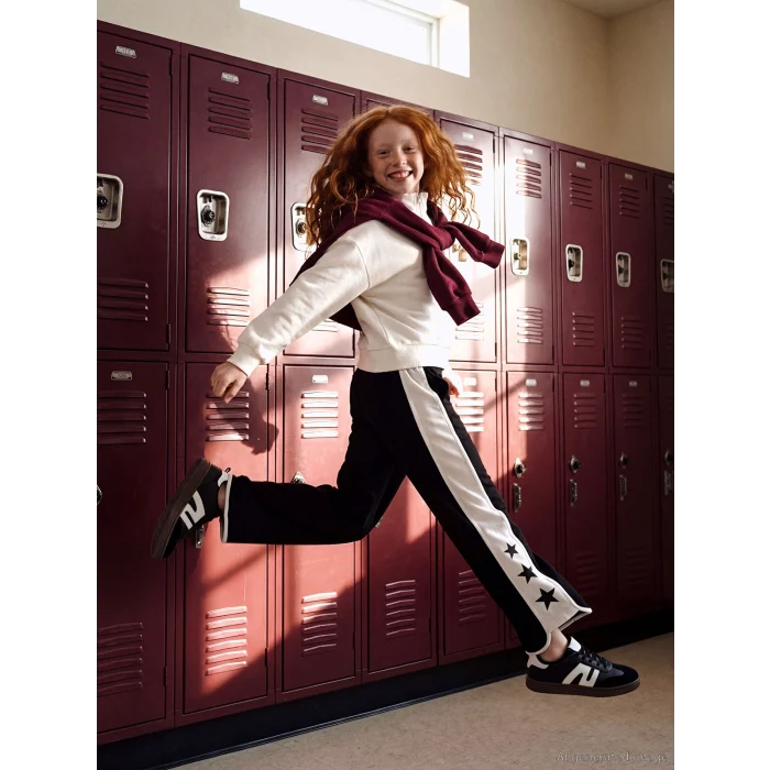 LCW Kids Siyah Geniş Paça Yıldız Baskılı Kız Çocuk Eşofman Altı