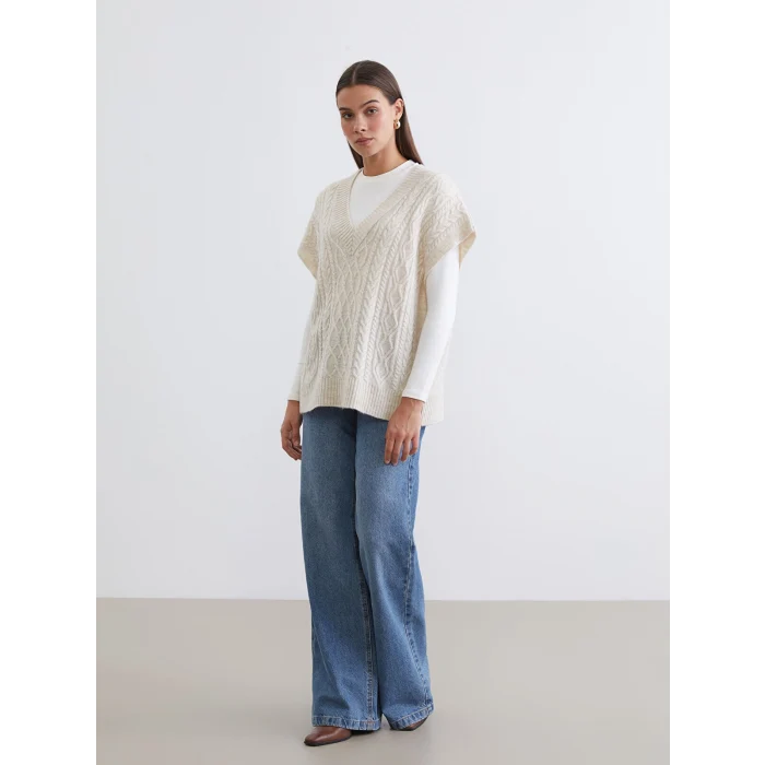 LCW Modest Ekru V Yaka Kendinden Desenli Oversize Kadın Triko Süveter