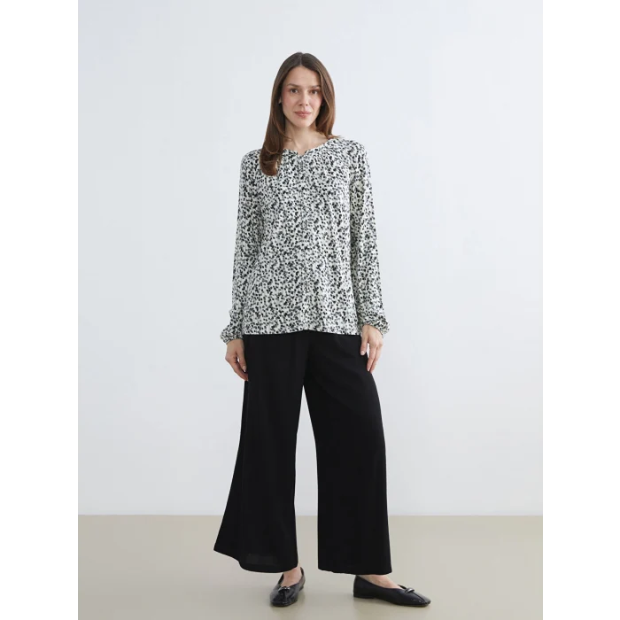 LCW Grace Siyah Bisiklet Yaka Desenli Bluz