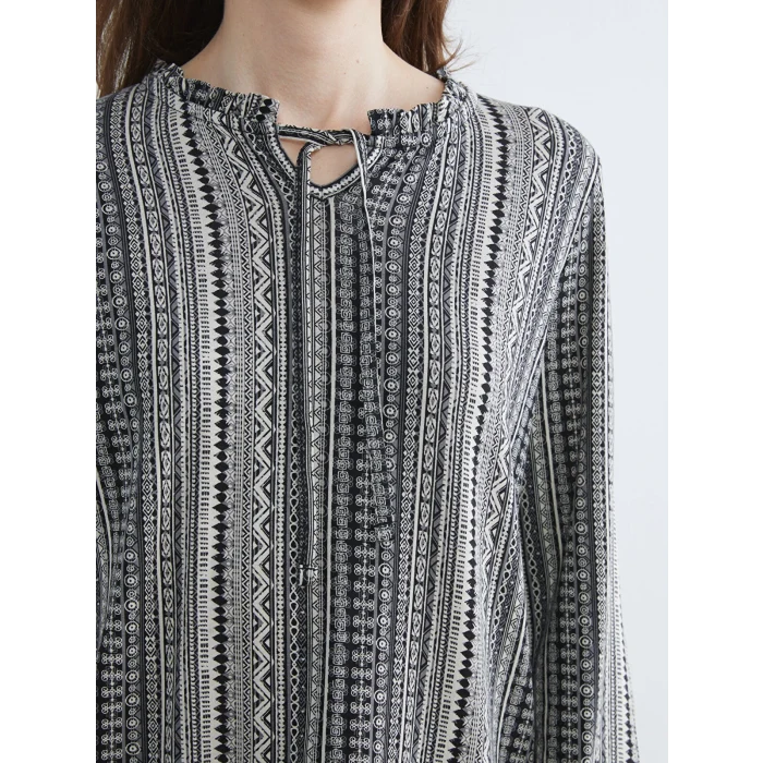 LCW Grace Siyah Bağlamalı Yaka Desenli Bluz