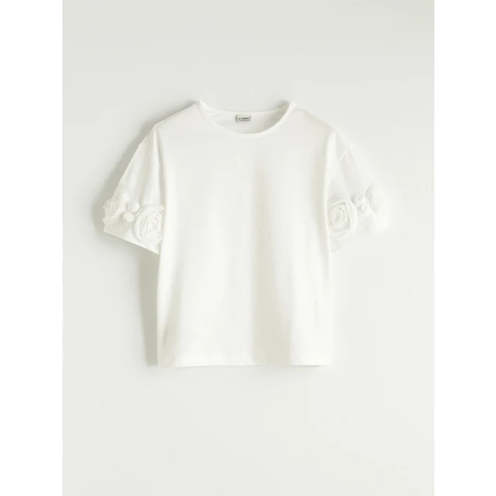 LCW Kids Ekru Bisiklet Yaka Nakışlı Kız Çocuk Tişört