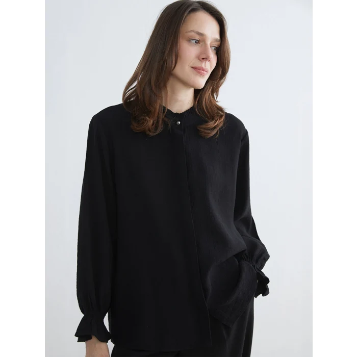 LCW Grace Siyah Fırfırlı Hakim Yaka Dokulu Kadın Gömlek