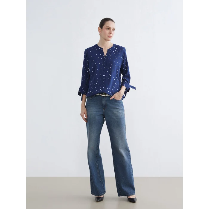 LCW Grace Lacivert Kaçık Yaka Puantiyeli Bluz