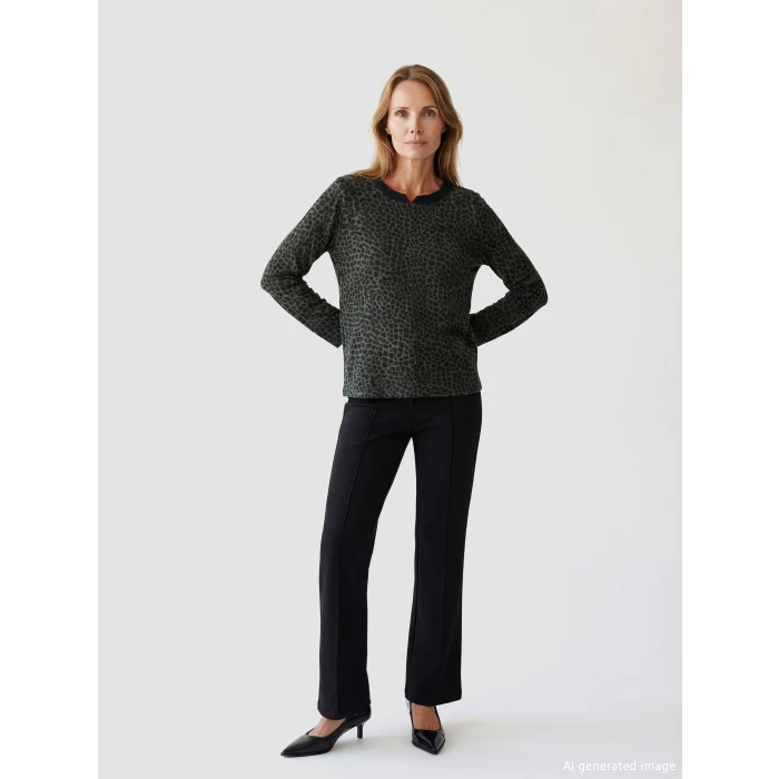 LCW Grace Yeşil Kaçık Yaka Leopar Desenli Kadın Tişört