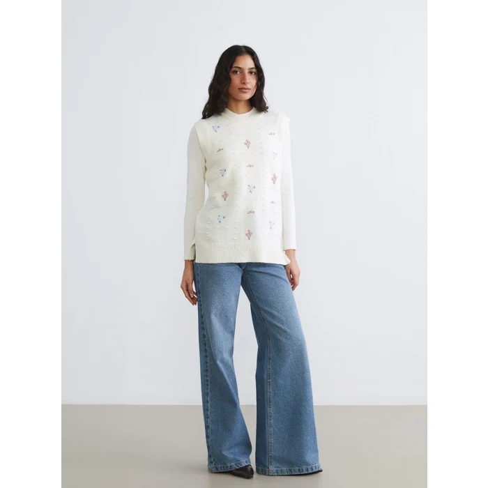 LCW Modest Bej Bisiklet Yaka Nakışlı Kadın Triko Süveter