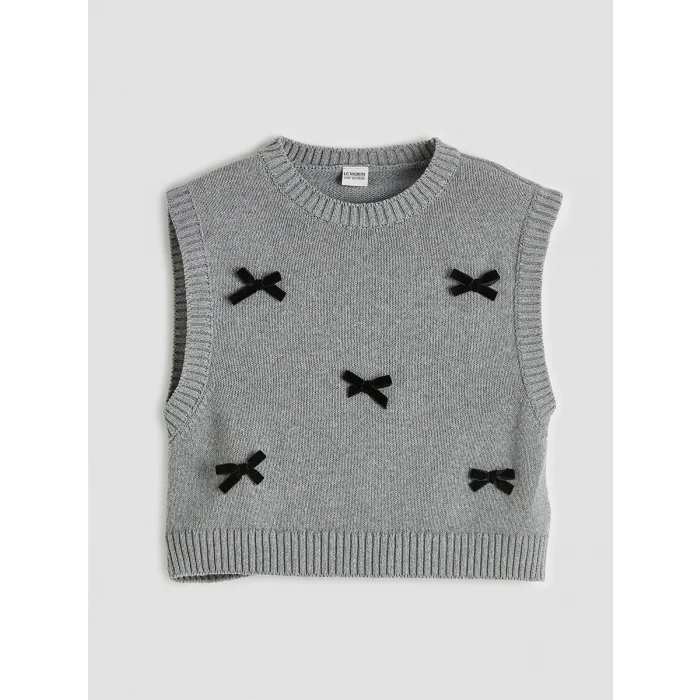 LCW Kids Ekru Fiyonk Detaylı Kız Çocuk Triko Süveter ve Gömlek