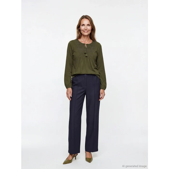 LCW Grace Yeşil Bağlamalı Yaka Nakışlı Bluz