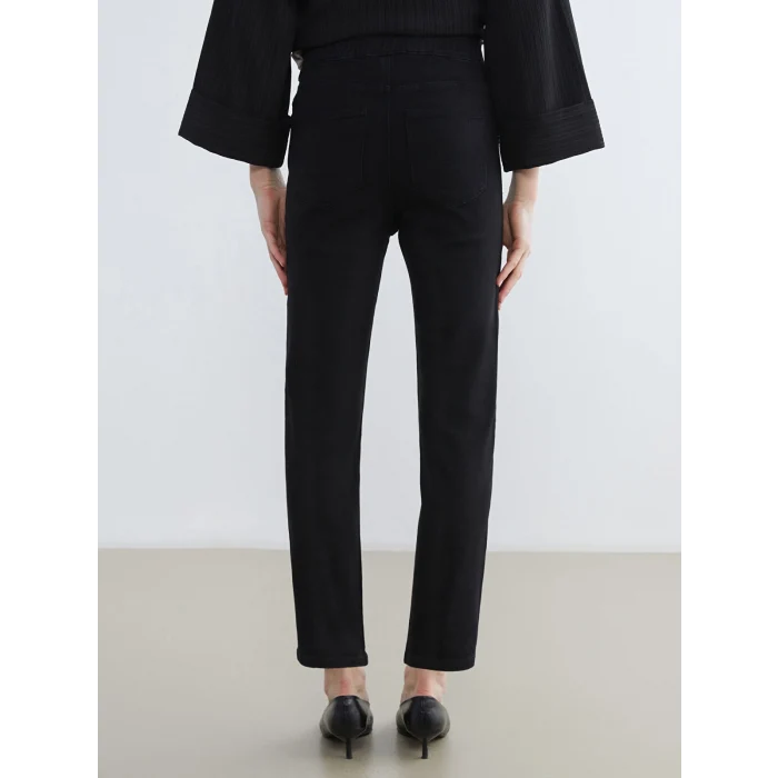 LCWAIKIKI Classic Siyah Slim Mom Kadın Jean Pantolon