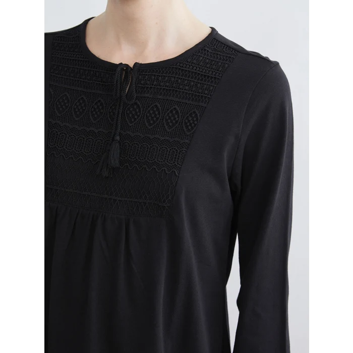 LCW Grace Siyah Bağlamalı Yaka Nakışlı Bluz