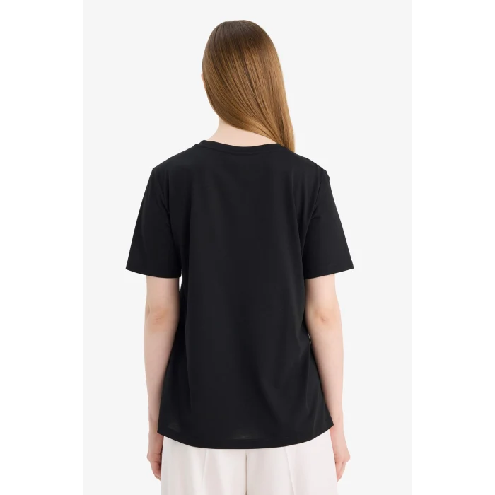 Defacto G9257AXBK81 Siyah Regular Fıt Bisiklet Yaka Çiçekli Kısa Kollu Tişört