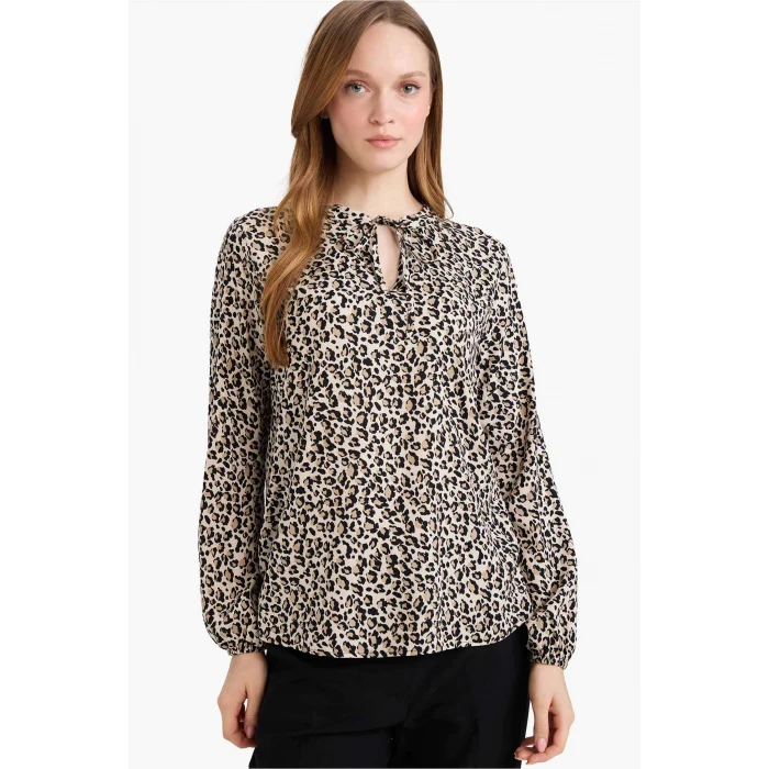 Defacto N1809AZER103 Ekru Regular Fit Bisiklet Yaka Leopar Desenli Uzun Kollu Bluz