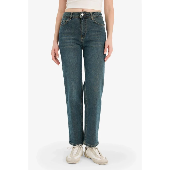 Defacto G8022AXNM34 Mavi Comfort Straıght Normal Bel Bilek Boy Jean Yıkamalı Pantolon