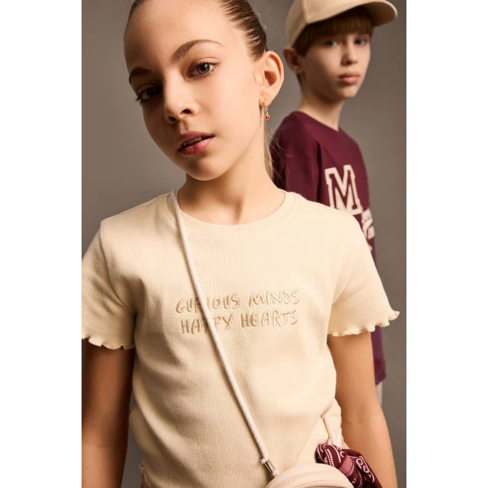 Defacto B6689A8ER42 Ekru Slim Fit Dar Kesim Bisiklet Yaka Baskılı Fitilli Kaşkorse Kısa Kollu Tişört Kız Çocuk