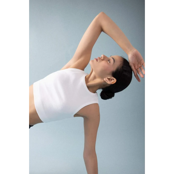 Defacto Z6573AZER105 Ekru DeFactoFit Slim Fit Dar Kesim Bisiklet Yaka Ribana Basic Düz Sporcu Atlet