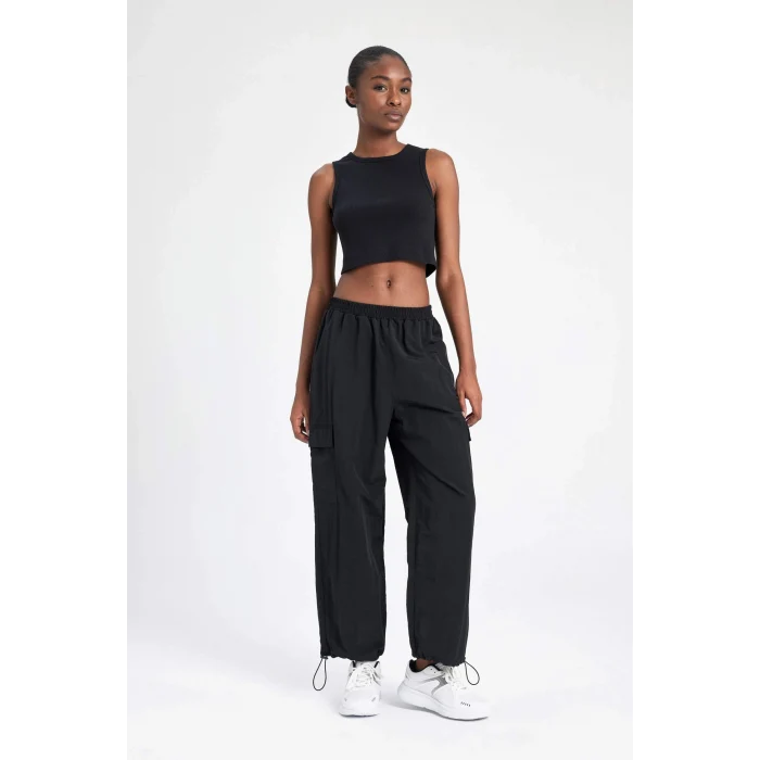 Defacto Z6573AZBK81 Siyah DeFactoFit Slim Fit Dar Kesim Bisiklet Yaka Ribana Basic Düz Sporcu Atlet