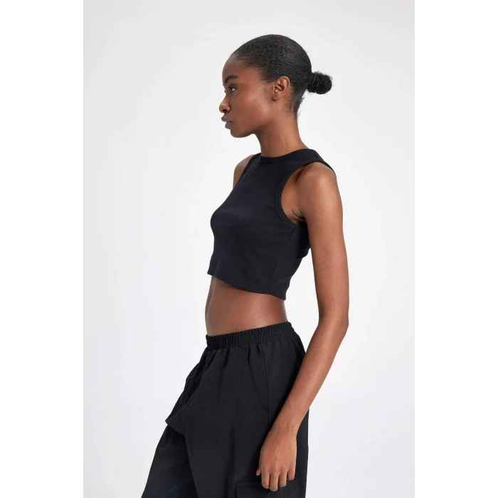 Defacto Z6573AZBK81 Siyah DeFactoFit Slim Fit Dar Kesim Bisiklet Yaka Ribana Basic Düz Sporcu Atlet