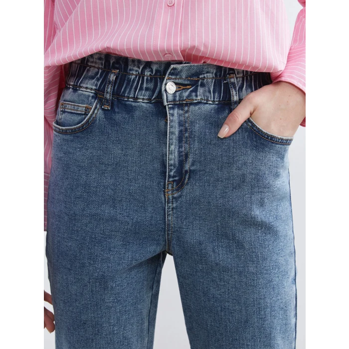 LCWAIKIKI Classic Mavi Beli Lastikli Slim Mom Kadın Jean Pantolon