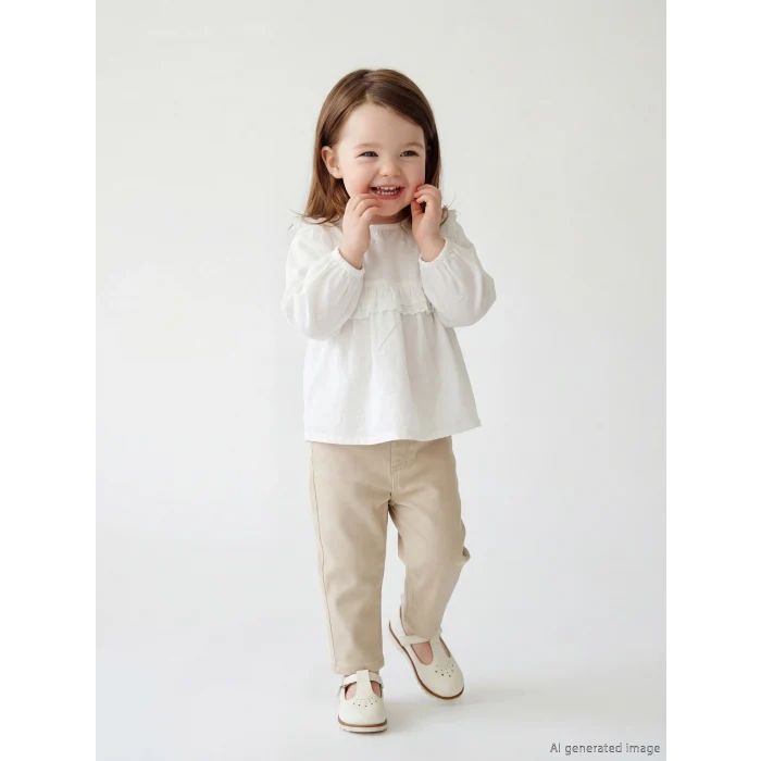 LCW baby Ekru Fırfırlı Kız Bebek Gabardin Bluz ve Pantolon