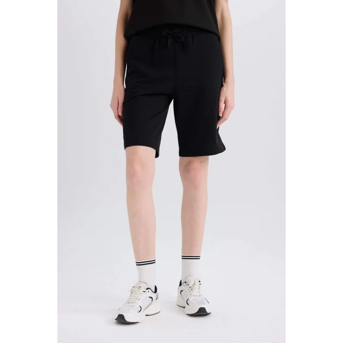 Defacto W9369AZBK27 Siyah Regular Fit Normal Bel Düz Paça Bermuda Şort