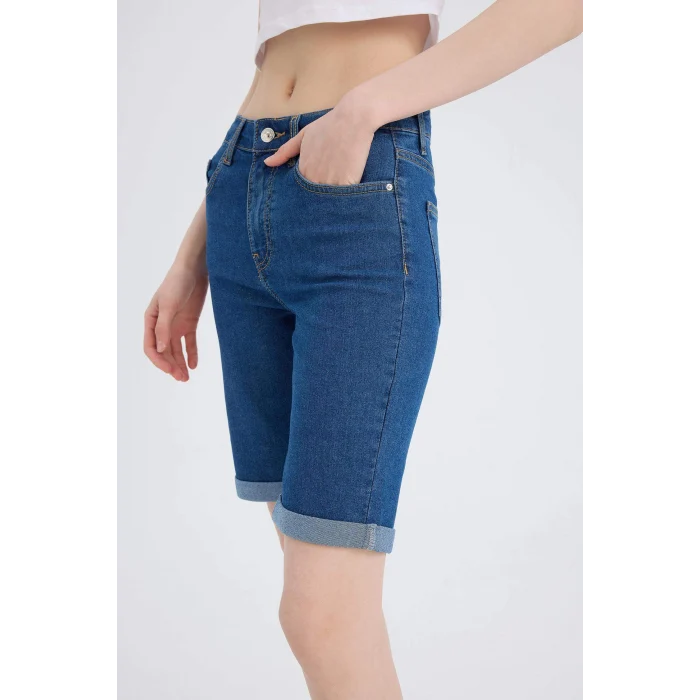 Defacto A1958AXNM28 Mavi Normal Bel Katlamalı Paça Jean Bermuda Şort