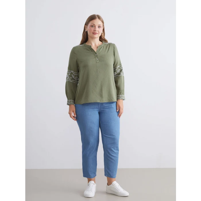 LCW Grace Yeşil Kaçık Yaka Nakışlı Bluz