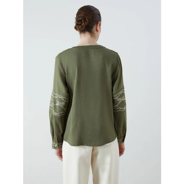 LCW Grace Yeşil Kaçık Yaka Nakışlı Bluz