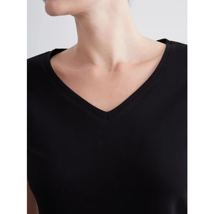 LCWAIKIKI Basic Siyah V Yaka Kadın Tişört