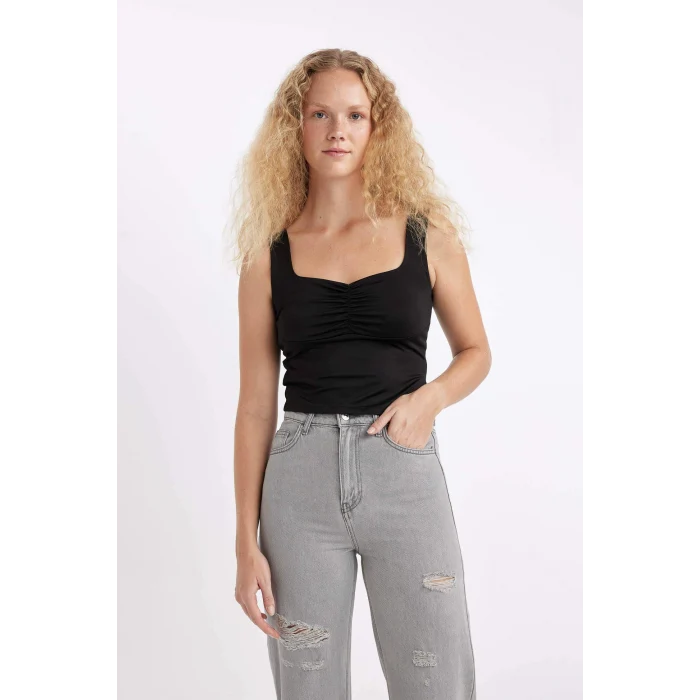 Defacto D4042AXBK81 Siyah Fıtted Kalp Yaka Atlet