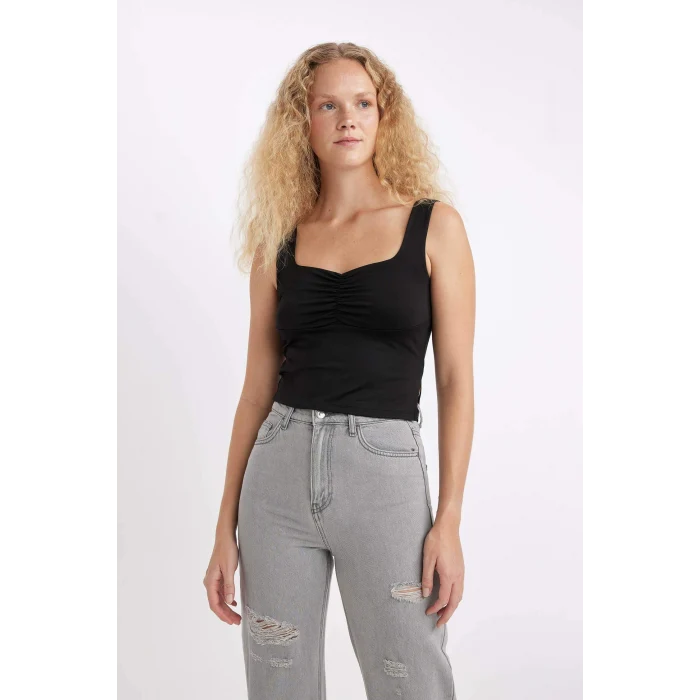 Defacto D4042AXBK81 Siyah Fıtted Kalp Yaka Atlet