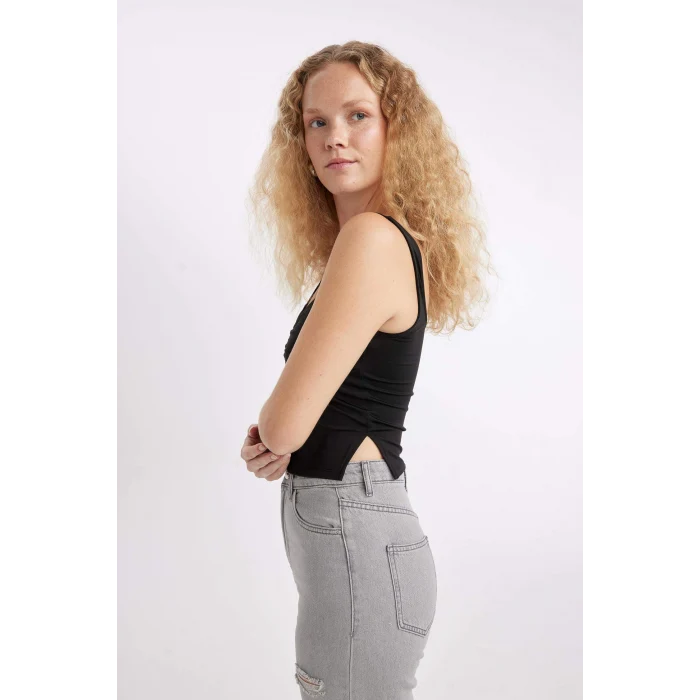 Defacto D4042AXBK81 Siyah Fıtted Kalp Yaka Atlet