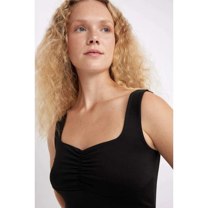 Defacto D4042AXBK81 Siyah Fıtted Kalp Yaka Atlet