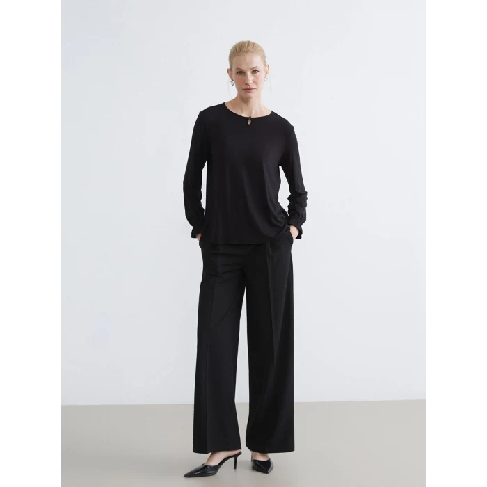 LCW Grace Siyah Bisiklet Yaka Fırfırlı Bluz