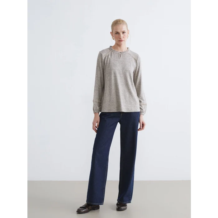 LCW Grace Bej Fırfırlı Bisiklet Yaka Nakışlı Bluz