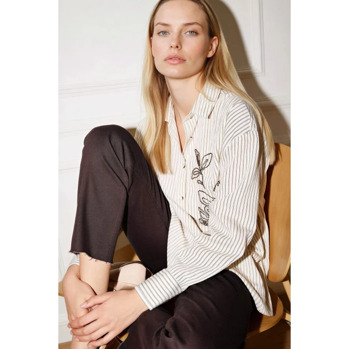 Defacto G9132AXER105 Ekru Relax Fıt Nakışlı Çizgili Gömlek