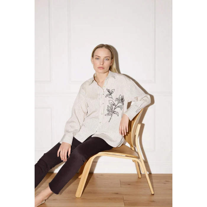 Defacto G9132AXER105 Ekru Relax Fıt Nakışlı Çizgili Gömlek