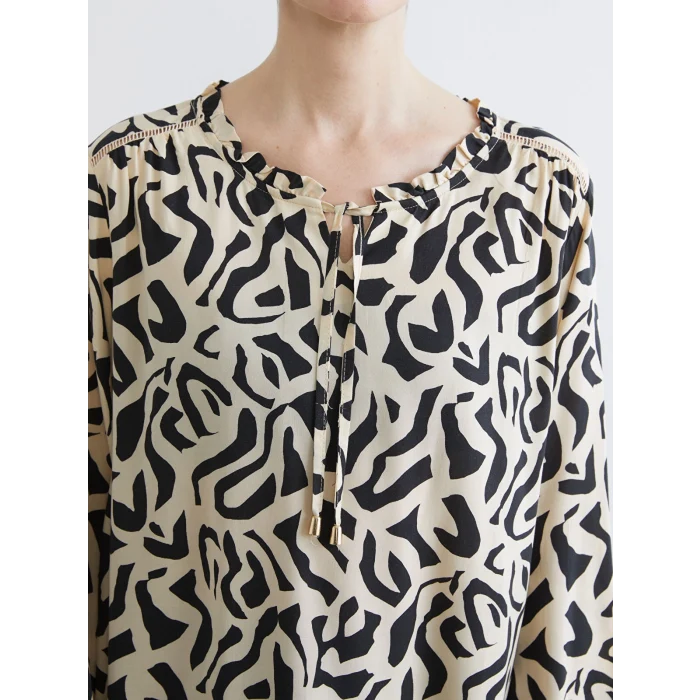 LCW Grace Siyah Bağlamalı Yaka Desenli Bluz