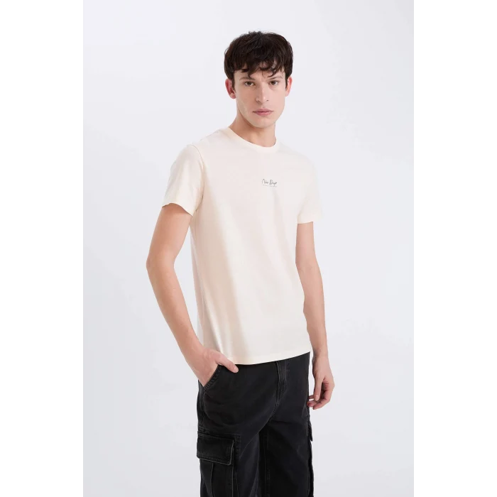 Defacto D5565AXER137 Ekru %100 Pamuk Slim Fit Dar Kesim Bisiklet Yaka Baskılı Kısa Kollu Tişört