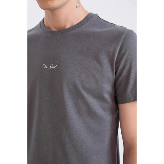 Defacto D5565AXAR58 Antrasit %100 Pamuk Slim Fit Dar Kesim Bisiklet Yaka Baskılı Kısa Kollu Tişört