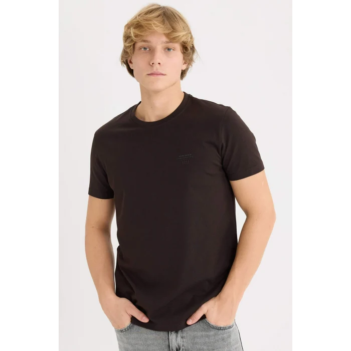 Defacto D5567AXBN337 Kahve %100 Pamuk Slim Fit Dar Kesim Bisiklet Yaka Baskılı Kısa Kollu Tişört