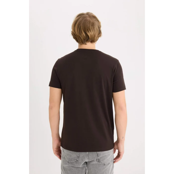 Defacto D5567AXBN337 Kahve %100 Pamuk Slim Fit Dar Kesim Bisiklet Yaka Baskılı Kısa Kollu Tişört