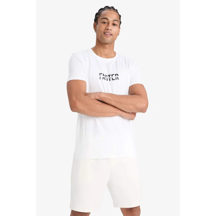 Defacto F2762AXWT34 Beyaz Hızlı Kuruyan Slim Fit Dar Kesim Bisiklet Yaka Baskılı Sporcu Kısa Kollu Tişört