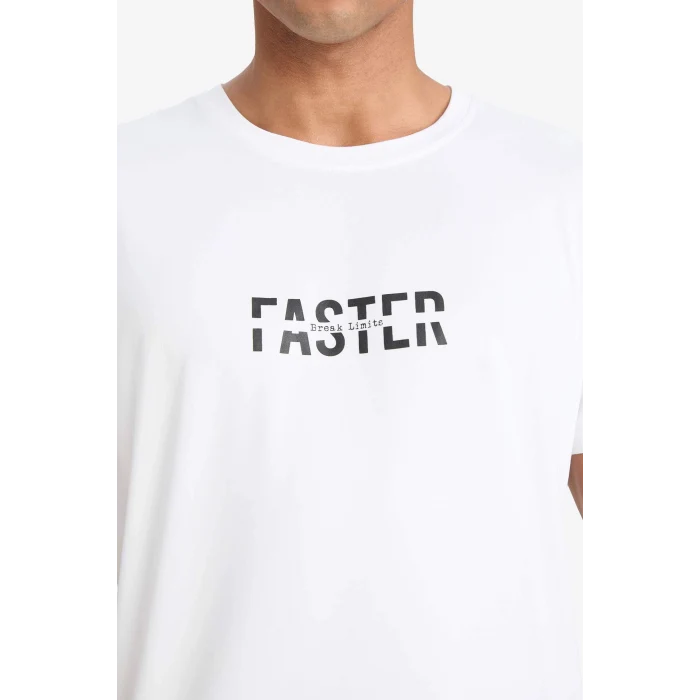 Defacto F2762AXWT34 Beyaz Hızlı Kuruyan Slim Fit Dar Kesim Bisiklet Yaka Baskılı Sporcu Kısa Kollu Tişört