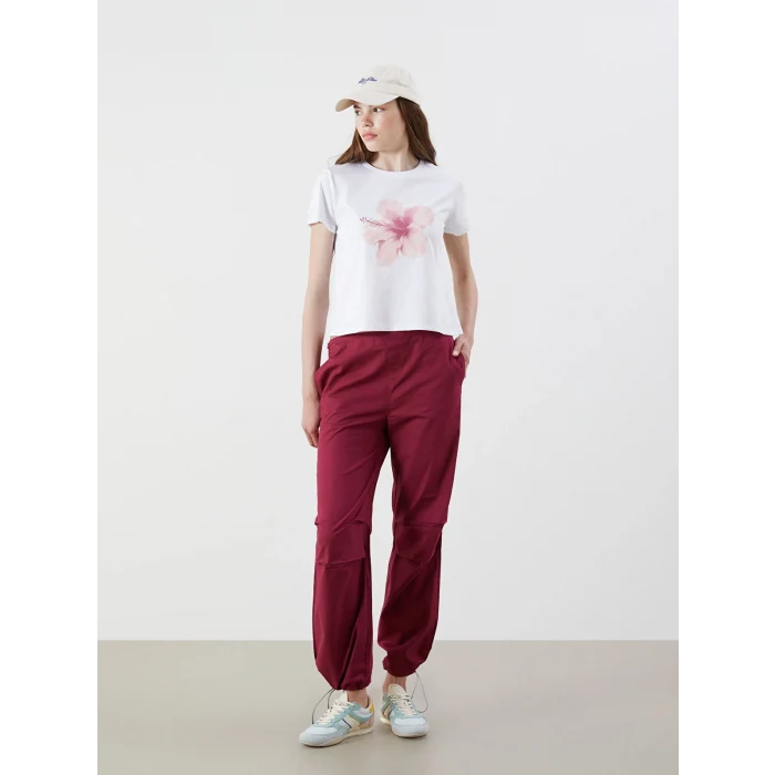 XSIDE Beyaz Bisiklet Yaka Çiçek Baskılı Kadın Tişört