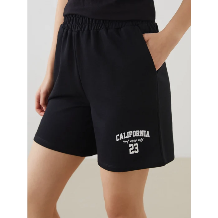XSIDE Siyah Beli Lastikli California Baskılı Kadın Şort