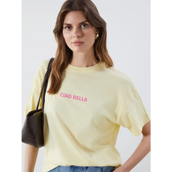 LCW Vision Sarı Bisiklet Yaka Baskılı Oversize Kadın Tişört