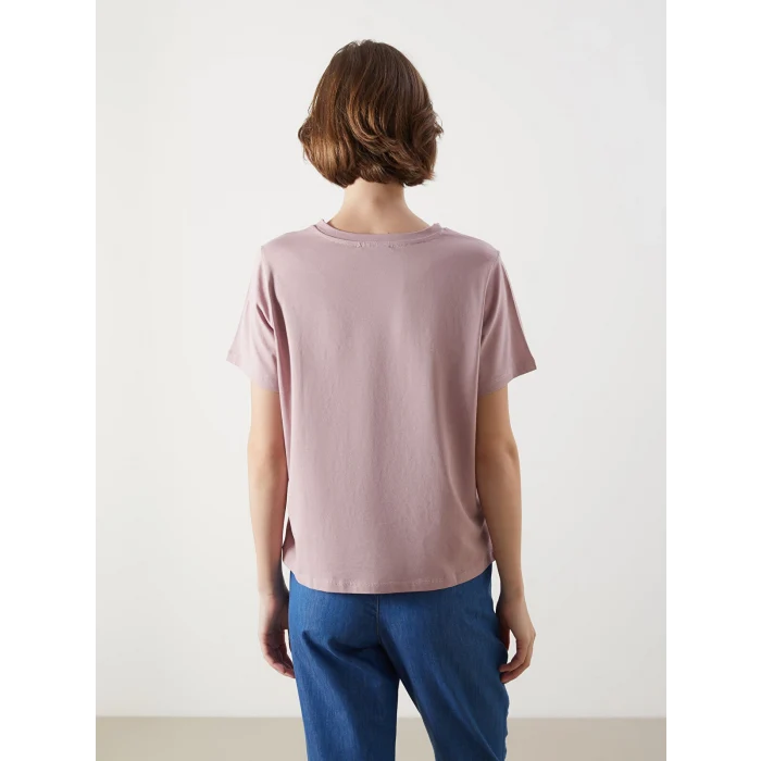 LCWAIKIKI Classic Pembe Bisiklet Yaka Çiçek Nakışlı Kadın Tişört