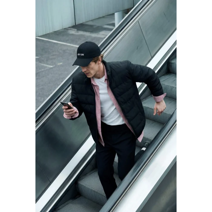 Defacto D7532AXBK27 Siyah Su İtici Rüzgar Geçirmez Slim Fit Dar Kesim Astarlı Fermuarlı Cepli Mont