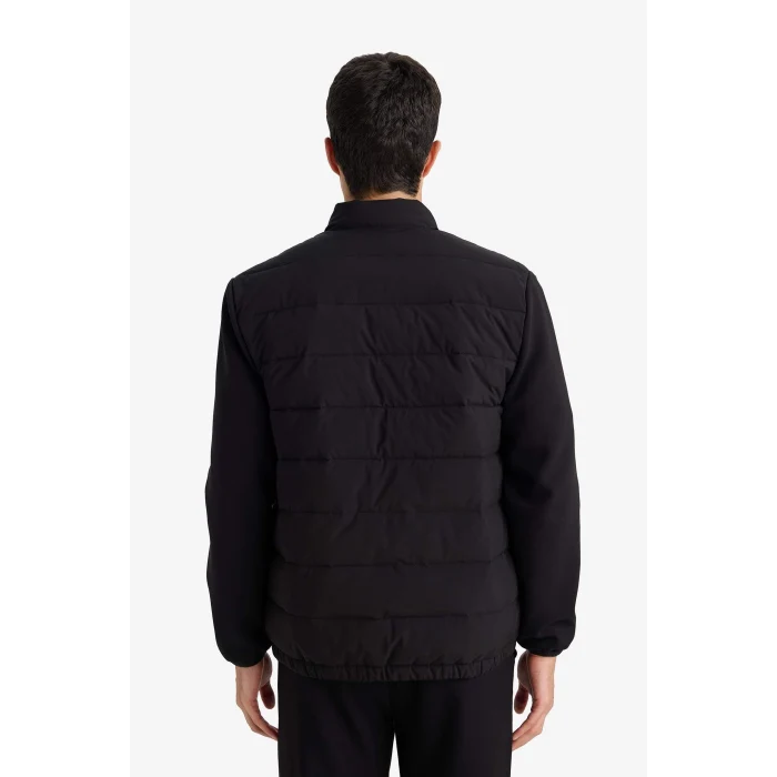 Defacto D7532AXBK27 Siyah Su İtici Rüzgar Geçirmez Slim Fit Dar Kesim Astarlı Fermuarlı Cepli Mont
