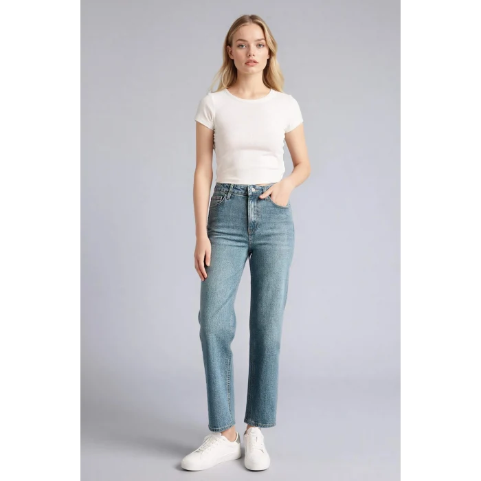 Defacto G8878AXNM28 Mavi Comfort Straıght Normal Bel Bilek Boy Jean Yıkamalı Pantolon